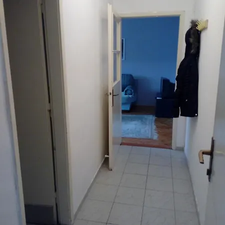 Apartman Sandra شقة *