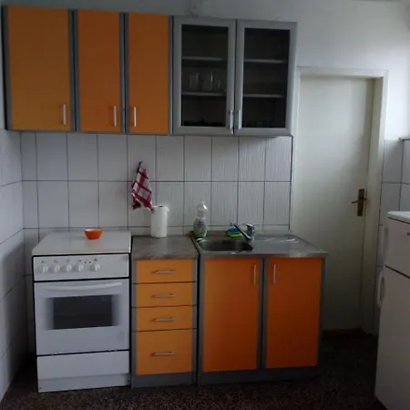 Apartman Sandra شقة *